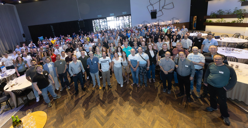 הנהלת PTC ועובדי שני מרכזי הפיתוח של החברה בישראל.