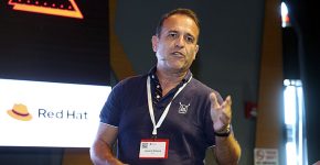 לורן נחום, משנה לסמנכ"ל מערכות המידע של מקס.