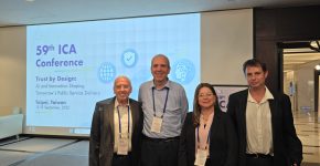 מימין: ניר ינובסקי, מערך הדיגיטל הלאומי; עופרה פרנקל, ה-CIO הממשלתי ויו"רית המשלחת; אורן אריאב, מנמ"ר רשות האוכלוסין והנשיא היוצא של ארגון ICA; ושמעון ברונר, לשעבר מנמ"ר משרד הכלכלה וכיום גזבר הארגון.