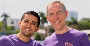 מימין: מייקל ברנטלי ורון עפרוני, מייסדי פלוקס.