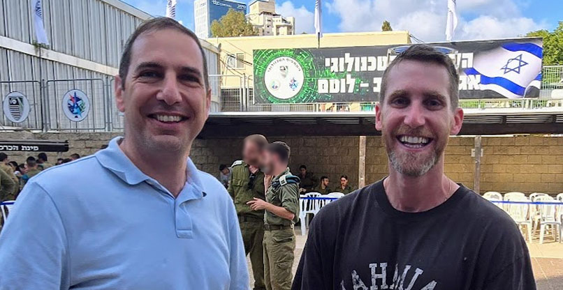 מימין: אסף רפפורט, היזם האגדי, שמכר את וויז לגוגל ב-32 מיליארד דולר, ועומר גרוסמן, מנמ"ר סייברארק, שנמכרה לפאלו אלטו.