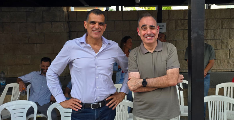 מימין: בועז מעוז, מנכ"ל גוגל קלאוד ישראל; ואלון בן צור, מנכ"ל בינת ויו"ר איגוד ההיי-טק הישראלי.