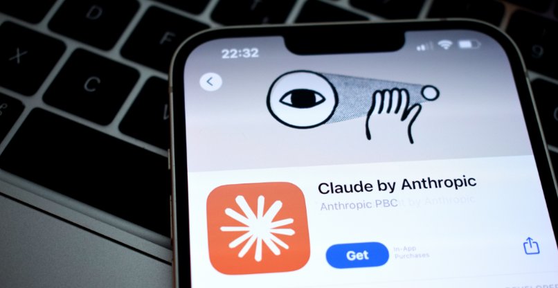 גם הוא שיתף פעולה וסייע בתוכניות לפשיעה. קלוד של אנת'רופיק.