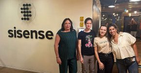 מימין: הילה פרידמן, מנהלת חוויית לקוח בסייסנס, ליאורה שרמן אבן-פז, סמנכ"לית משאבי האנוש של החברה, נועם פז, מנהלת קהילת LGBTQ Career Community ואפרת טילמה.