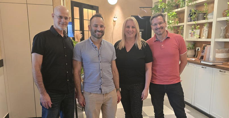 מימין: פרנק שוברט - CTO G&L ב-RSA, מיכל בן רובי - מנהלת שיווק, מכירות ופיתוח עסקי בפרולינק ניהול זהויות, תום אילוז - מנהל פעילות RSA ישראל, יוון, קפריסין ומלטה, עופר גיגי - CEO & CTO בפרולינק ניהול זהויות