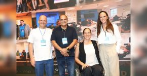 יפעת בכור, מורן סמואל, רוני צארום ואסי לוינגר - מנכ"ל אנרג'יקס.