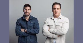 מימין לשמאל: מייק פיי ודן אמיגה, מייסדי איילנד.