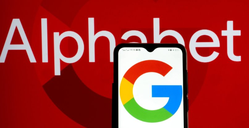 משכה תלונה נגד מיקרוסופט. גוגל.