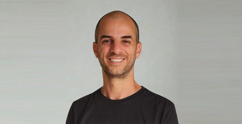 שניר אמסלם, לסמנכ"ל מחקר ופיתוח בקומודור.