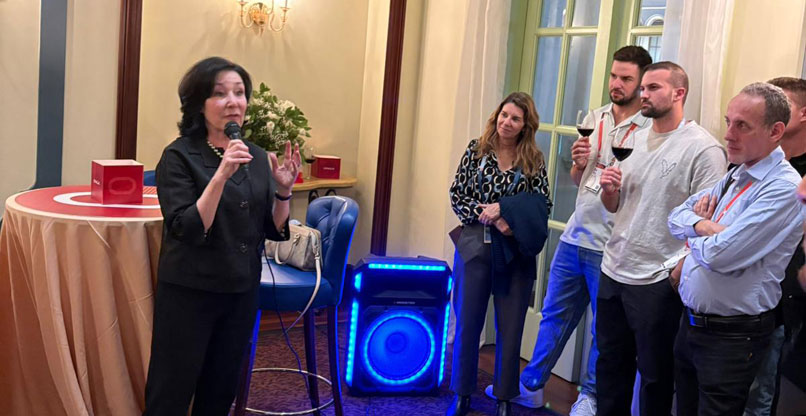 צפרא כץ, עד לא מכבר מנכ"לית אורקל, בארוחת הערב של המשלחת הישראלית בכנס של החברה השבוע בלאס וגאס.