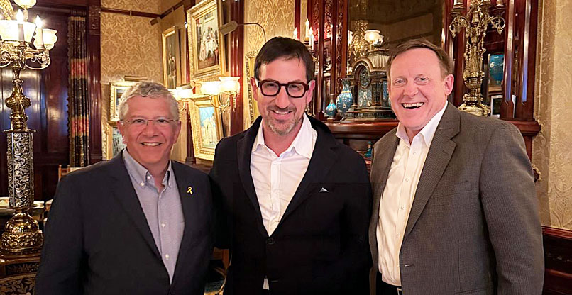 שלושה מהשותפים באורליוס. מימין: האדמירל מייק רוג'רס, לשעבר ראש ה-NSA; אלון ליפשיץ, מנהל הקרן; והאלוף (מיל') אמיר אשל, לשעבר מפקד חיל האוויר ומנכ"ל משרד הביטחון.