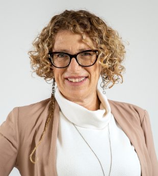 איריס רועי, דירקטורית משאבי אנוש ב-UCT ישראל.