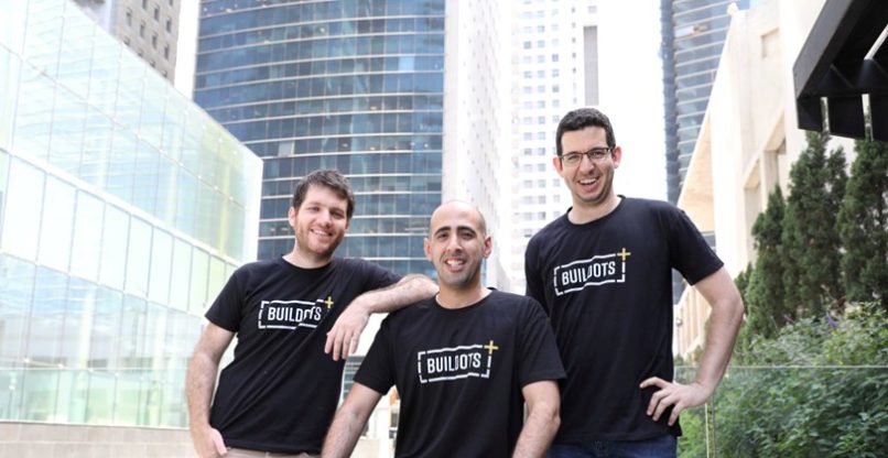 מייסדי בילדוטס. משמאל לימין: רועי דנון, המנכ"ל, יקיר סודרי, סמנכ"ל הטכנולוגיות ואביב ליבוביץ', סמנכ"ל המוצר.