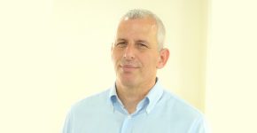 יואב שנהר, מנכ"ל קבוצת דקל.