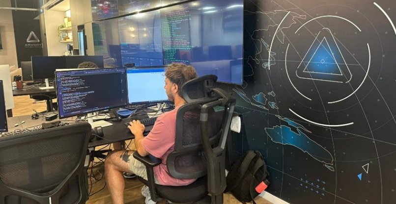 זיו ברוך, בודק חוסן סייבר בכיר, בארמורי דיפנס.