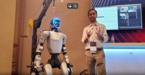 הדגמת פלטפורמת הפיתוח לרובוטים בכנס ITT 2025. אינטל.