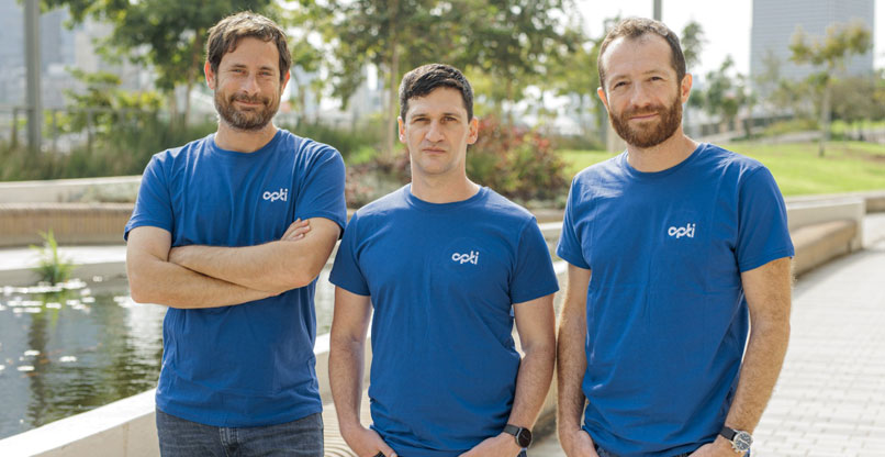 מייסדי אופטי. מימין: מילה גנדלסמן, סמנכ"ל המוצר, עדו טריביצקי, סמנכ"ל הטכנולוגיות, וברק פרלמן, המנכ"ל. 