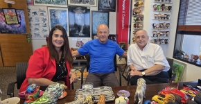 מימין: אפרים אקרלינג, רימון ומיכל טובין.