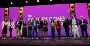 עמית בן דב, מנכ"ל ומייסד שותף בגונג לצד הזוכים בפרסים.