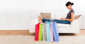 בינה מלאכותית מסייעת בקניות מקוונות.