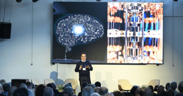 אלסנדרו קוריוני, סגן נשיא ביבמ לאירופה ואפריקה, ומנהל מעבדות המחקר של החברה בציריך.