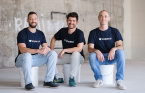 משמאל ימין: רום דודקביץ, סמנכ"ל הטכנולוגיה; נעם אוודיש, המנכ"ל; אנטולי בליגובסקי, סמנכ"ל המוצר. חברת imper.ai.