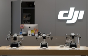הרחפנים החדשים שלה לא יורשו להימכר בארה"ב. DJI.