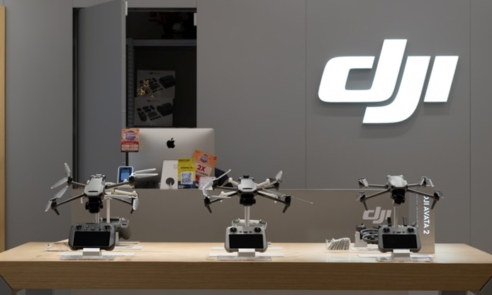 הרחפנים החדשים שלה לא יורשו להימכר בארה"ב. DJI.