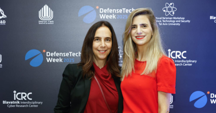 מימין: חמוטל מרידור, מייסדת Kela, וגילי דרוב היישטיין, מנכ"לית המרכז למחקר סייבר באוניברסיטת ת"א.