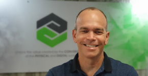 חנוך שירי, סמנכ"ל בחברת PTC.