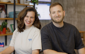 מייסדי שייפס. מימין: ארנון ניר (מנכ"ל), ושירלי באומר, מנהלת מוצר. 