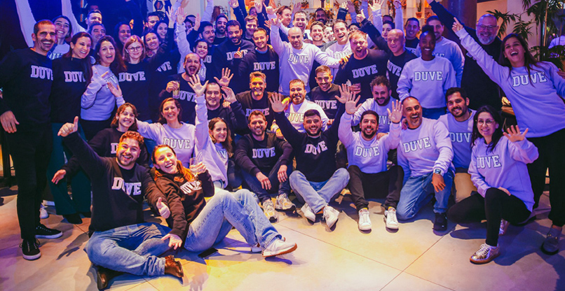 עובדי DUVE.