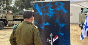 אל"מ ע', מפקד מרכז פריזמה באגף התקשוב.