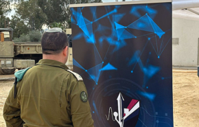 אל"מ ע', מפקד מרכז פריזמה באגף התקשוב.