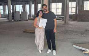 מימין: אור בן שמחון, מנכ"ל החברה הכלכלית בעיריית אשדוד, ודקלה אביטל אבוטבול, יוזמת ומנכ"לית ההאב-טק.