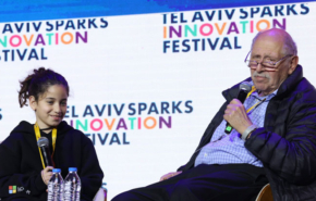 מימין: ד"ר יוסי ורדי ומיכאל לוין.