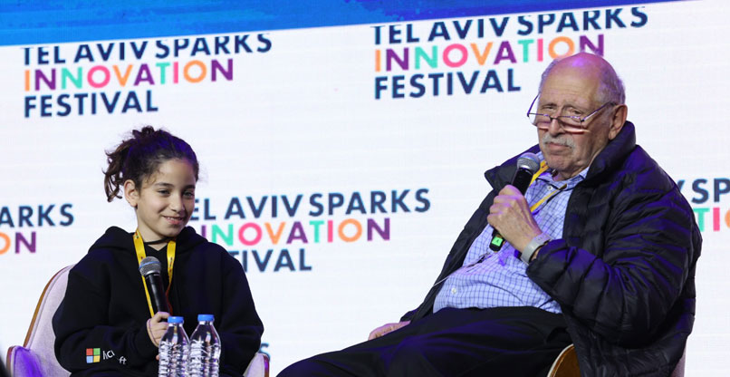 מימין: ד"ר יוסי ורדי ומיכאל לוין.