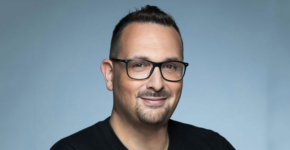 ארז רחמיל, משנה למנכ"ל והממונה על חטיבת הטכנולוגיה והמחשוב בבנק הפועלים.