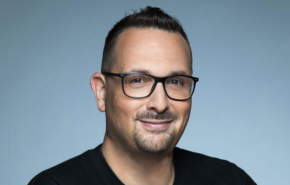 ארז רחמיל, משנה למנכ"ל והממונה על חטיבת הטכנולוגיה והמחשוב בבנק הפועלים.