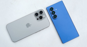 מימין: Galaxy Z Fold 7 ו-iPhone 16.