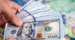 ארבע חברות בלבד שהיו שוות אי פעם יותר מארבעה טריליון דולר.