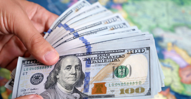 ארבע חברות בלבד שהיו שוות אי פעם יותר מארבעה טריליון דולר.