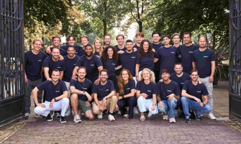 צוות חברת קלירלי.