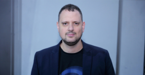 מני חולי, מהנדס פתרונות באופסוואט.