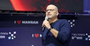 רועי דיין, סגן נשיא לדאטה ו-AI בחטיבת המחקר והפיתוח של אמדוקס.