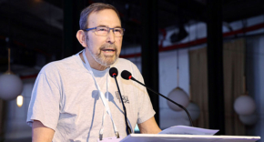 פרופ' גדי אריאב, יו"ר ועדת השיפוט לבחירת המנמ''רים המצטיינים מטעם אנשים ומחשבים.