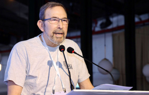 פרופ' גדי אריאב, יו"ר ועדת השיפוט לבחירת המנמ''רים המצטיינים מטעם אנשים ומחשבים.