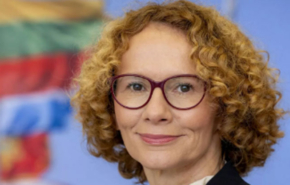 רדמילה שקרינסקה, סגנית מזכ''ל נאט''ו.