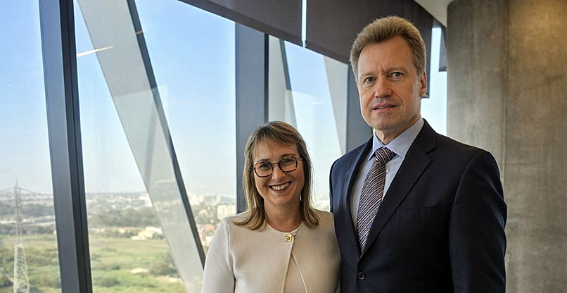 מימין: אלפרדו יפז, המנהל האזורי של HPE, וענת קליין וינטר, מנהלת HPE ישראל.