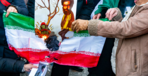 הפגנת תמיכה במוחים באיראן, שנערכה בחודש שעבר בפריז.